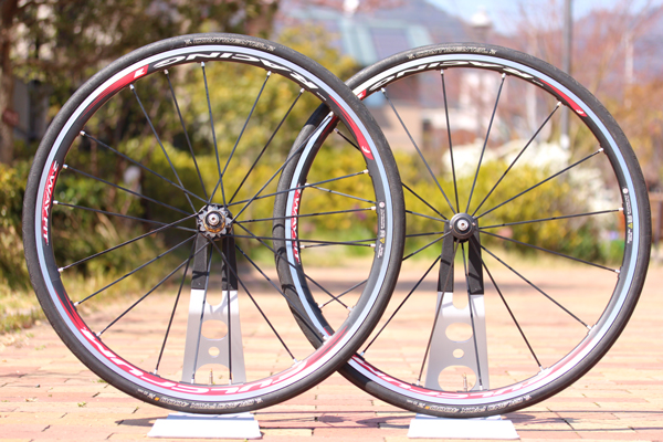 ゼロに迫る高性能アルミクリンチャー FULCRUM（フルクラム）RACING 1