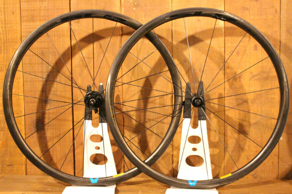 GIANT MCR ホイール カーボン クリンチャー 700c ピスト ロード 2026年