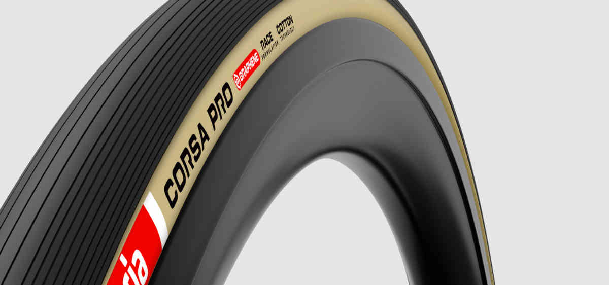 ついにVittoria Corsa Pro クリンチャーが登場。前作からより高性能に