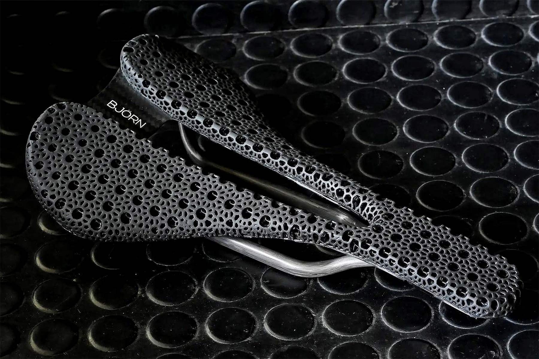 Bjorn Setka world's lightest 3D-printed, padded carbon saddle