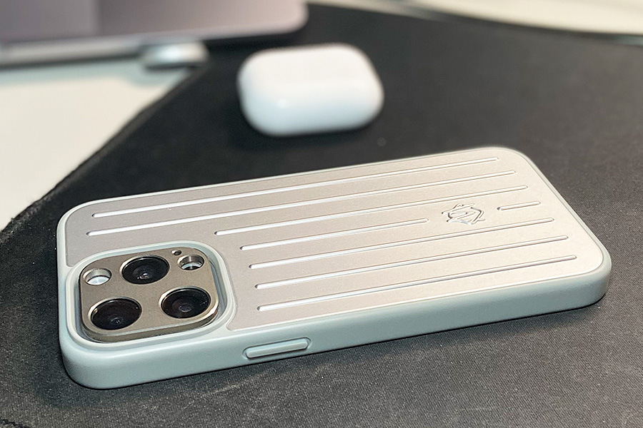 リモワ iPhone15Proケース 【公式通販】