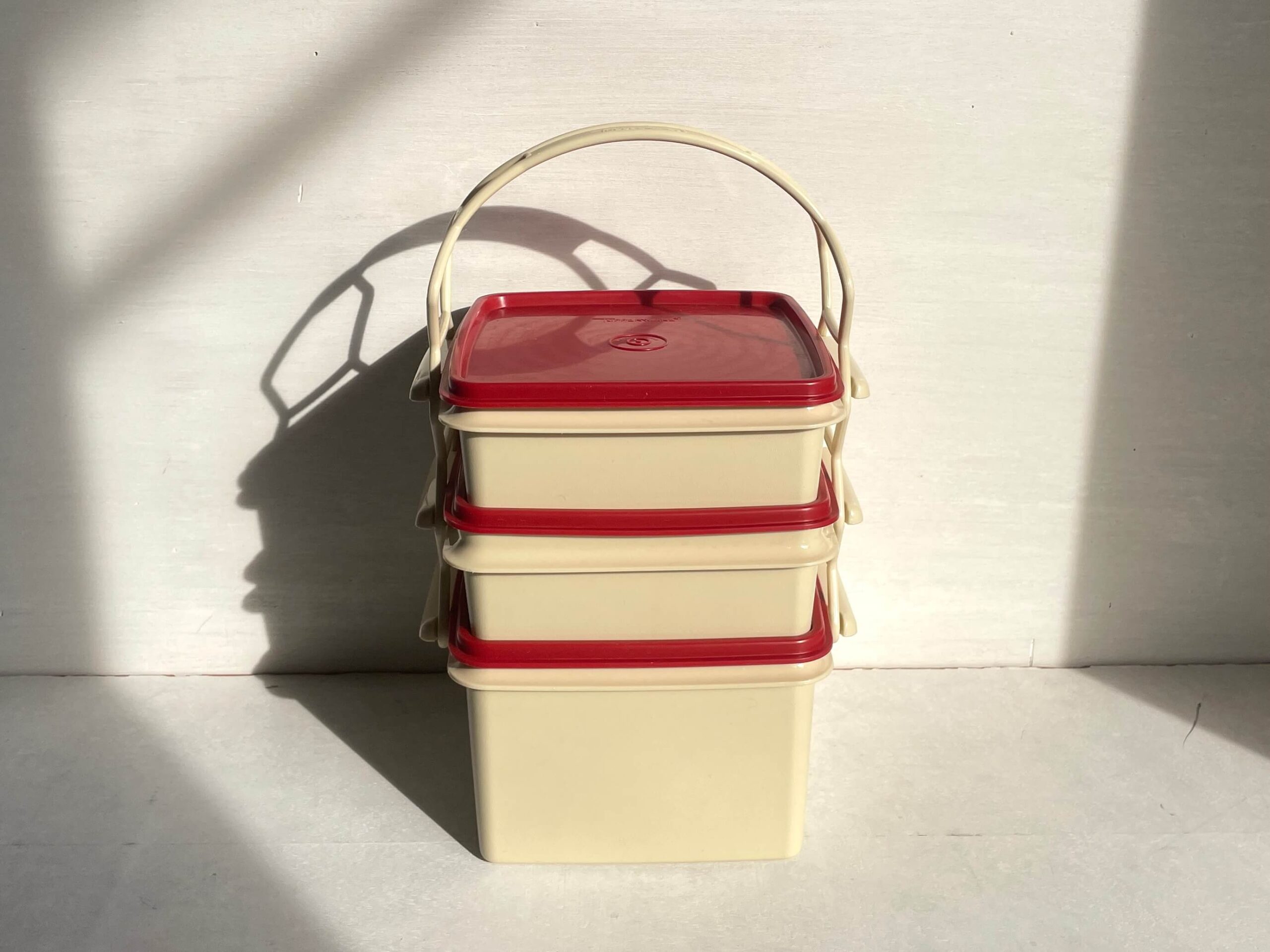 No.10493「タッパーウェア3段：ピクニックセット」SOLD | ボルトナット