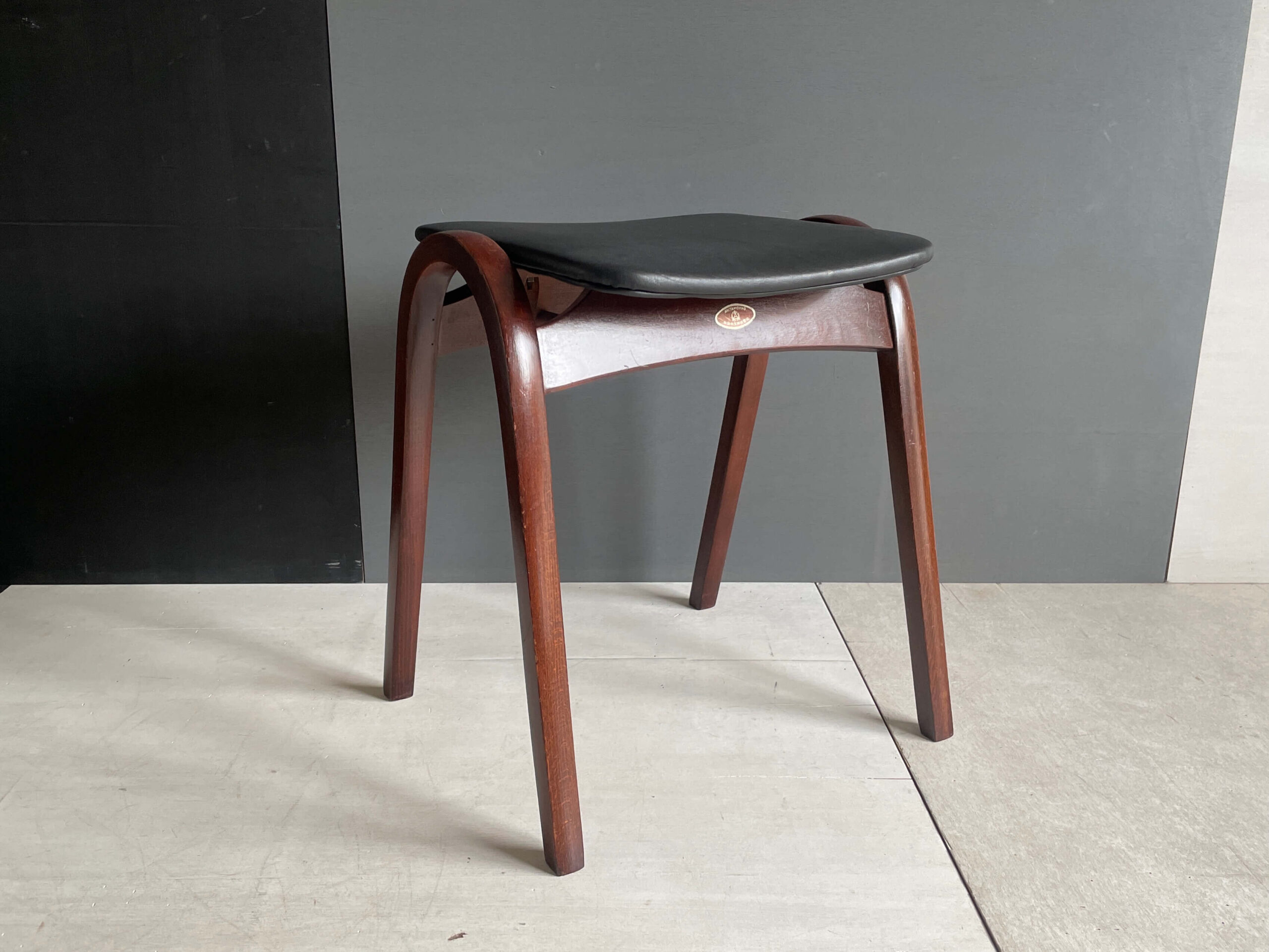 No.10106A「秋田木工スツール〈No.202〉本革/ブラック：剣持勇」SOLD