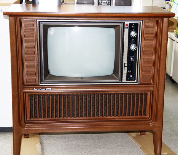 ◇1970年代レトロなブラウン管カラーテレビナショナル「TH20-A15」が