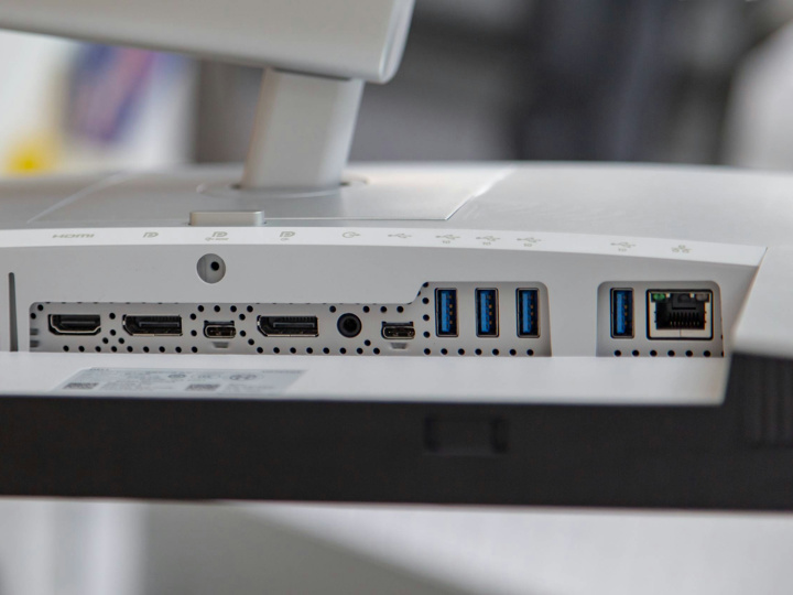 DELL 『U2723QX』 レビューチェック ～Amazon限定販売になっているIPS