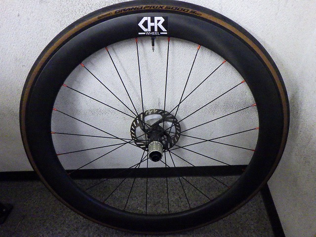 ちくわ輪業の完組みホイールを組み直しました（後輪だけど前編） | の