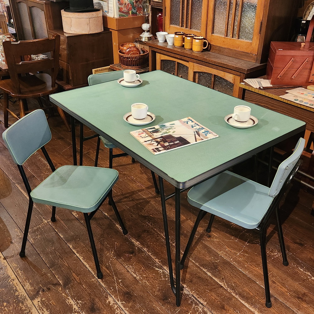 昭和レトロ 大衆食堂にありそうな鉄脚ダイニングテーブル＆鉄脚チェア