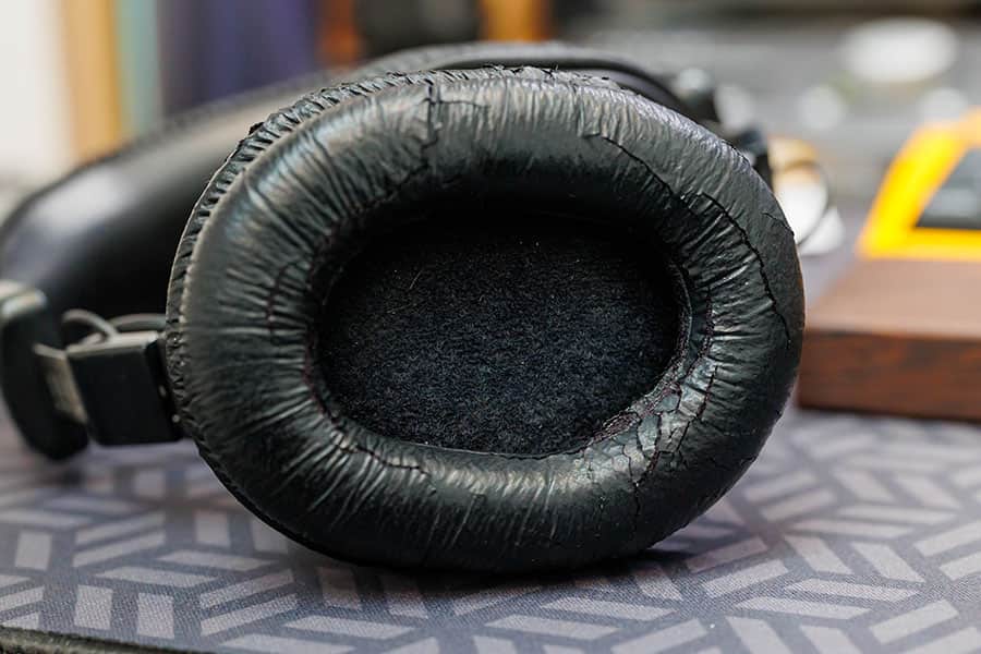 MDR-7506 Sony純正のイヤーパッドに交換してみた。寿命は何年？ - スーログ