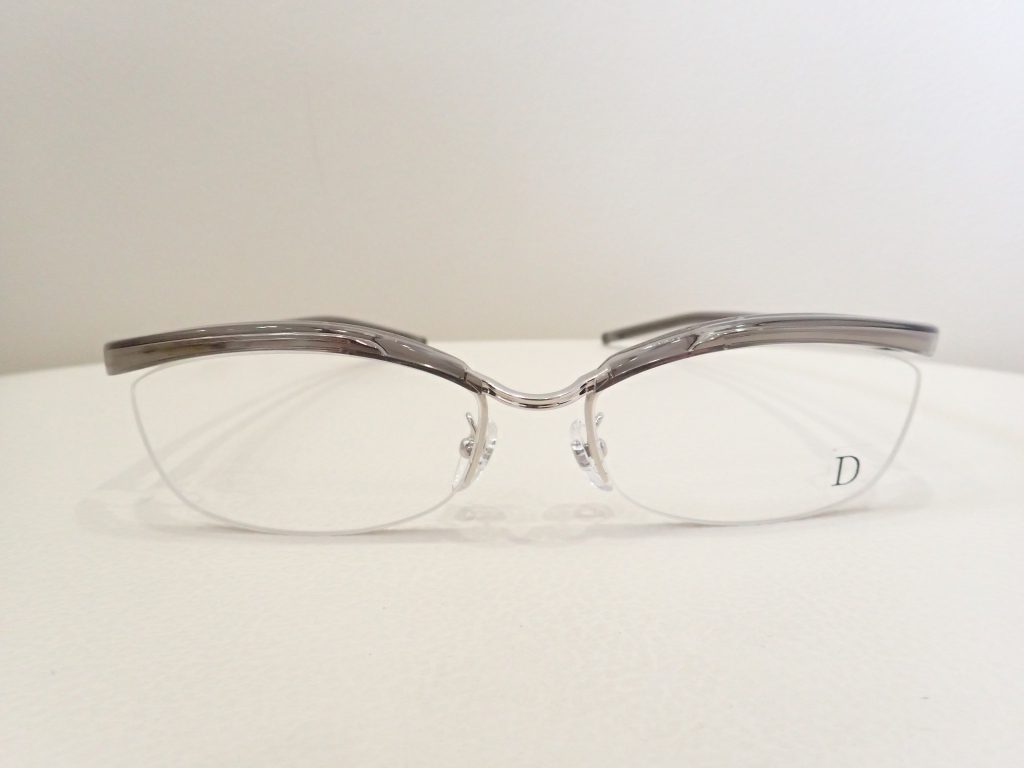 999.9(フォーナインズ) M-18 プラスチックブロウ×メタルブリッジの