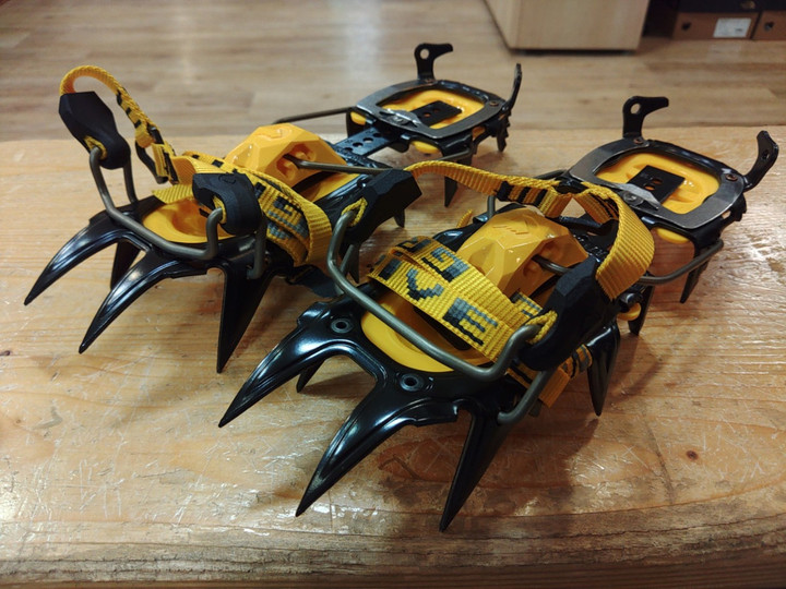 好日山荘 さいか屋藤沢店 : グリベルの新作アイゼン登場！！