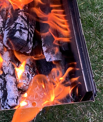 モンベル初の焚火台「フォールディング ファイヤーピット」が超優秀