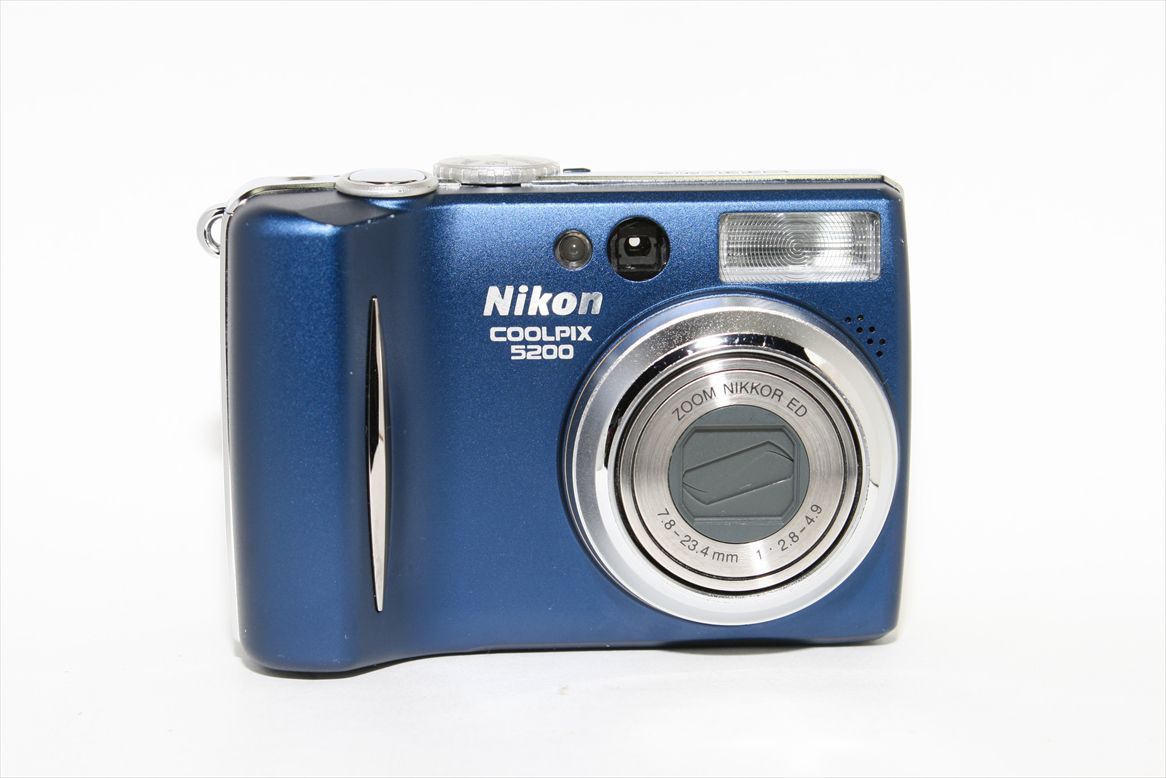書き溜め space: Nikon COOLPIX 5200 E5200 プラチナブルー