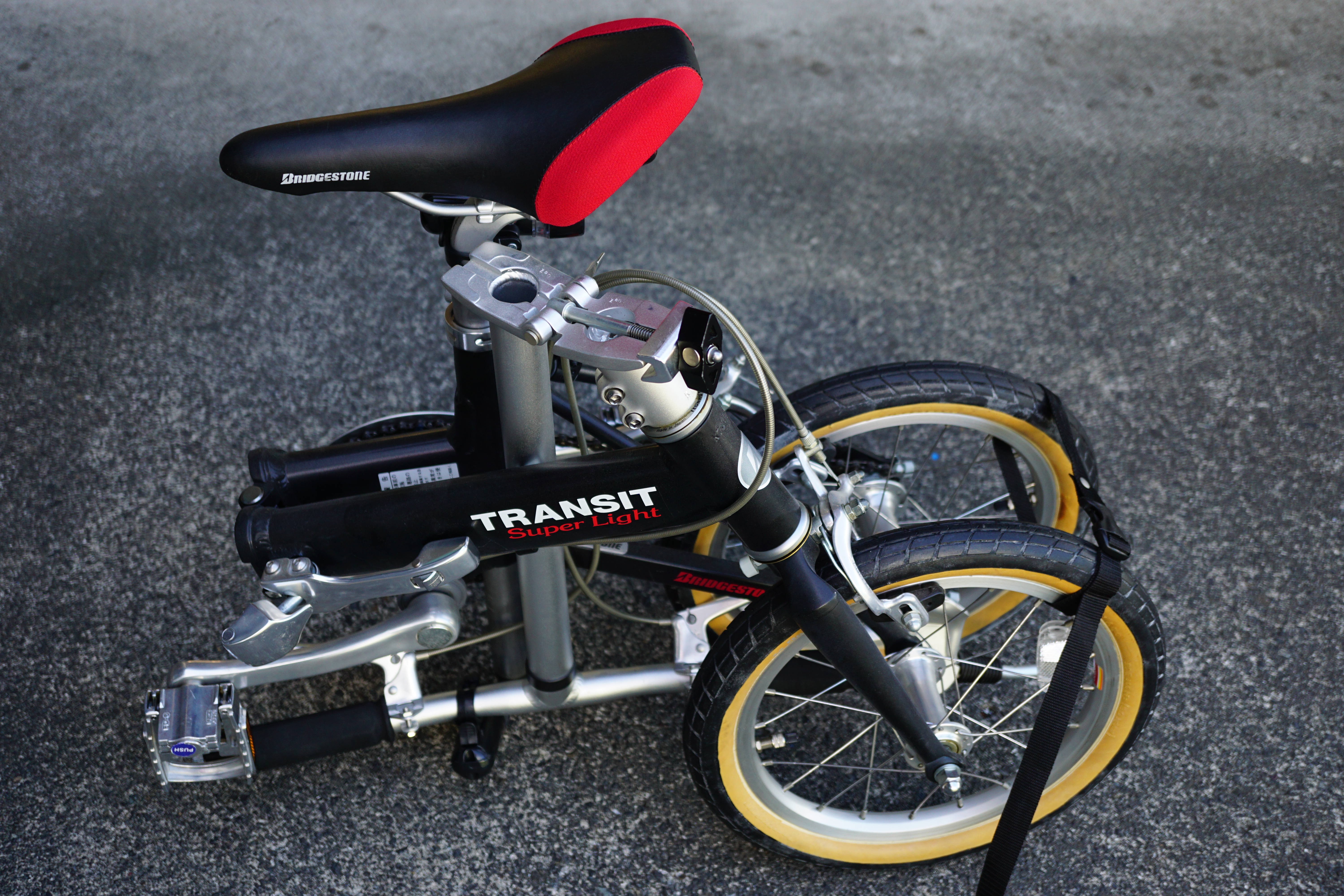 ブリヂストンTRANSIT スーパーライト 7.2kgブラック 専用輪行袋付