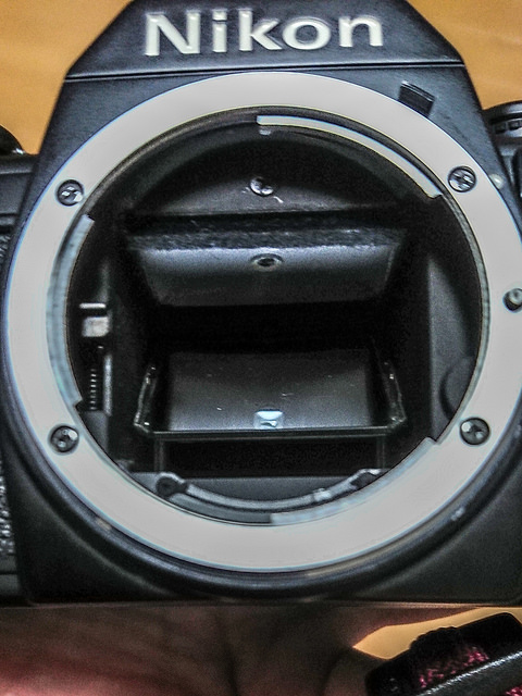 アリバイ日記: 【カメラ遊び】NIKON EMのモルトを張り替えたよ〜！