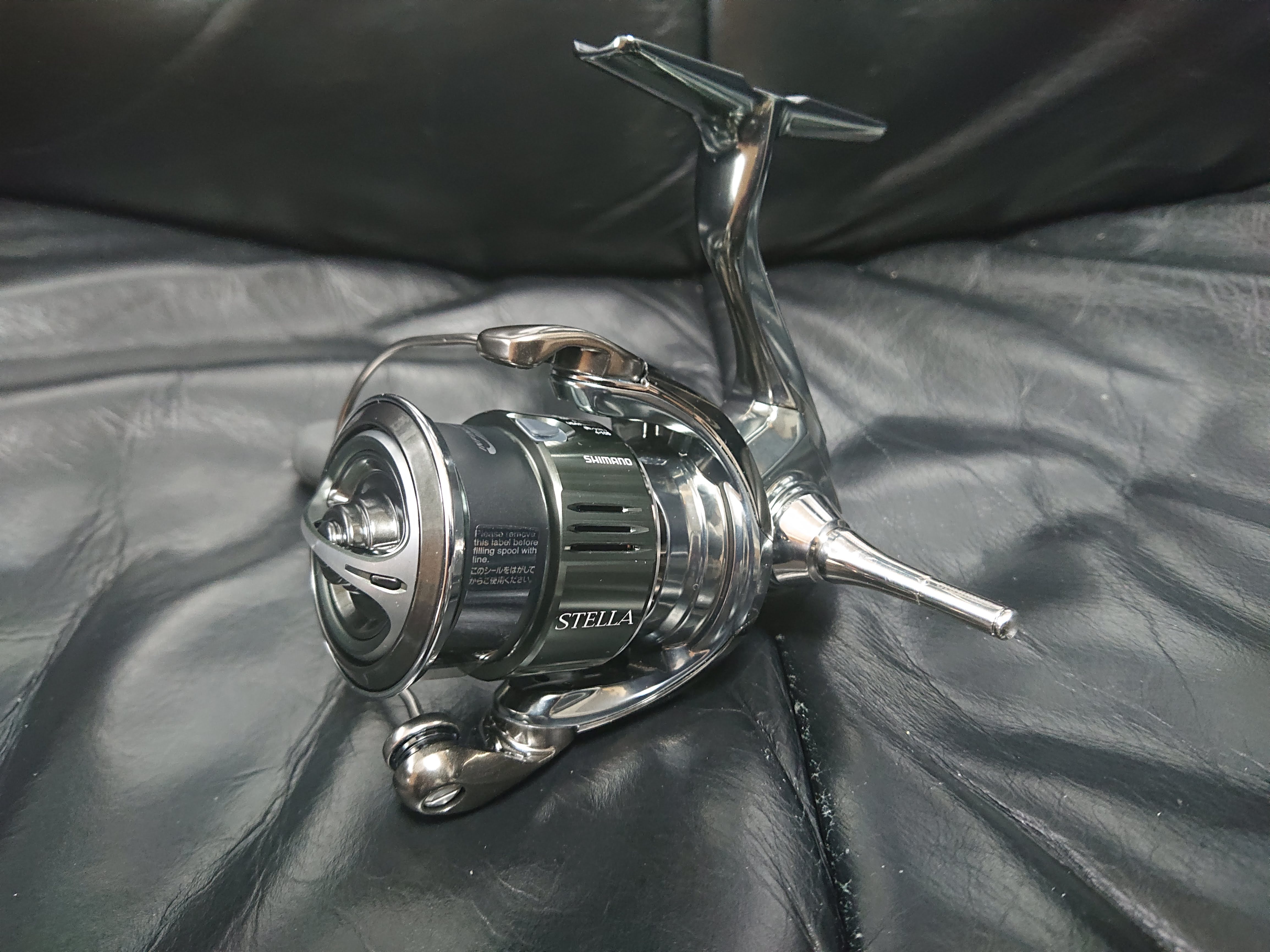 22ステラに似合うのはどっちだ？！シマノ 夢屋 チタンリールスタンド