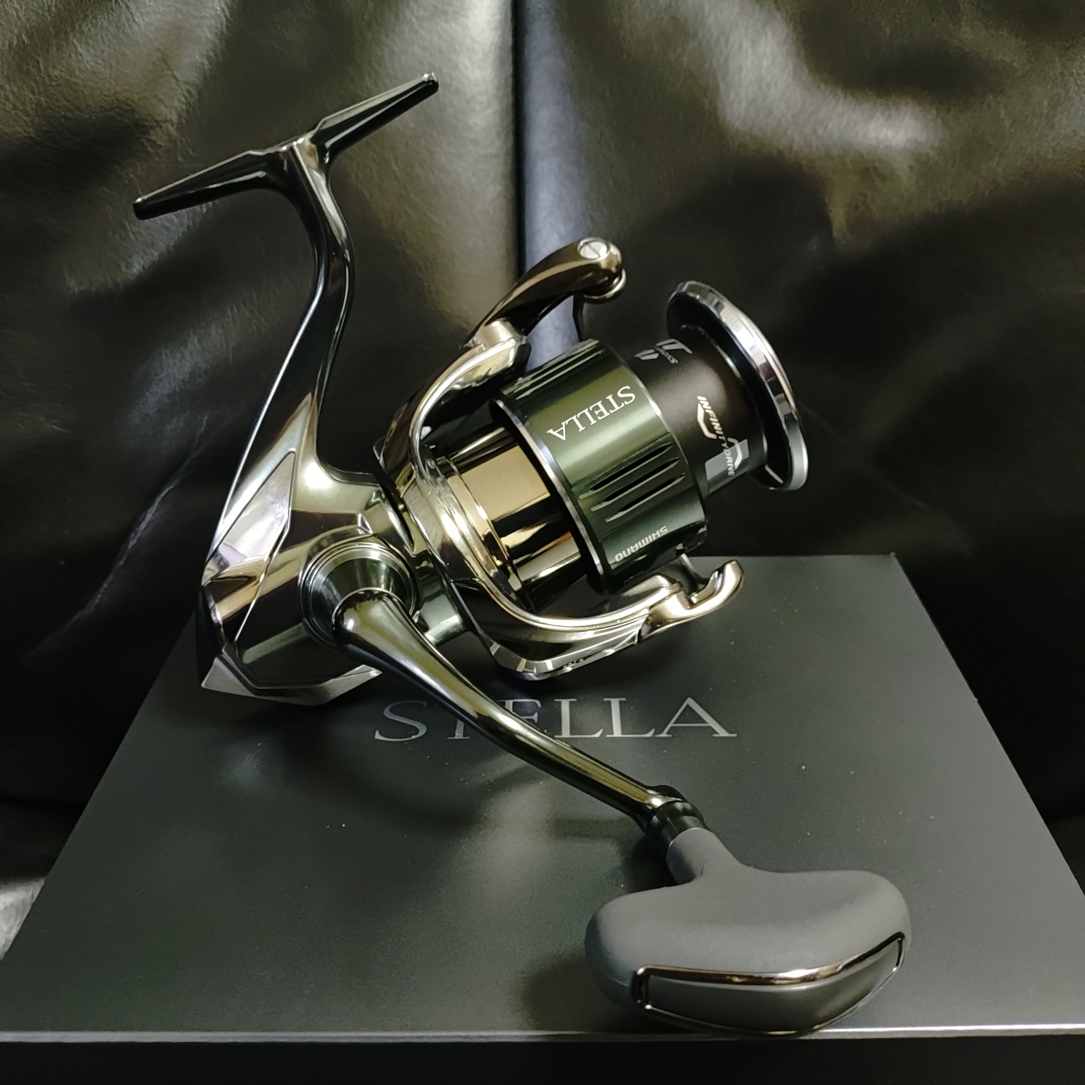 いまさらですが十数年ぶりにシーバス用に4000サイズのリールを購入