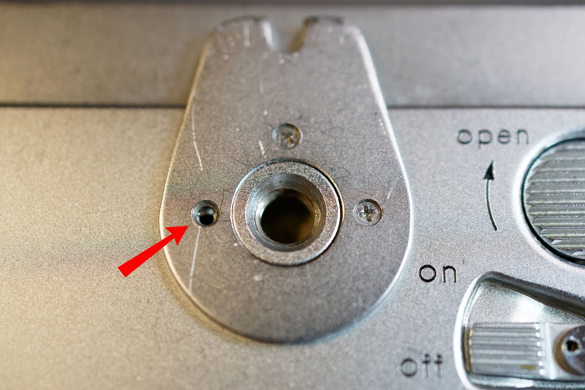 Beseler TOPCON Super D の露出計修理 | Photo of the Life