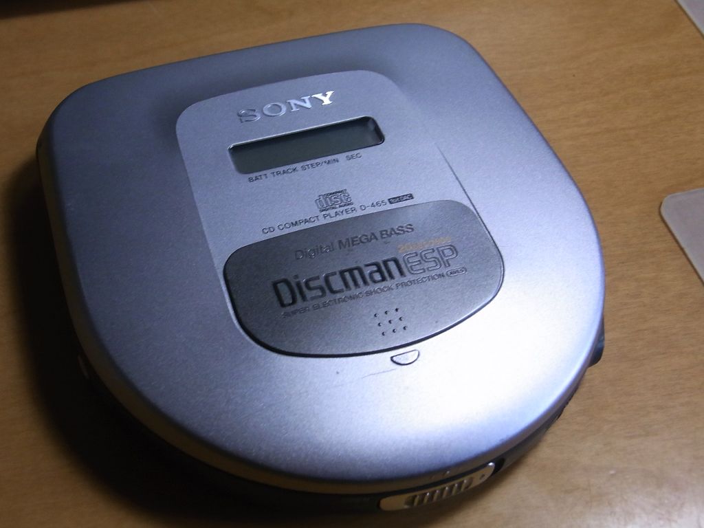 卓上オーディオ (Tabletop Audio): ポータブルCDプレイヤー(SONY D-465)