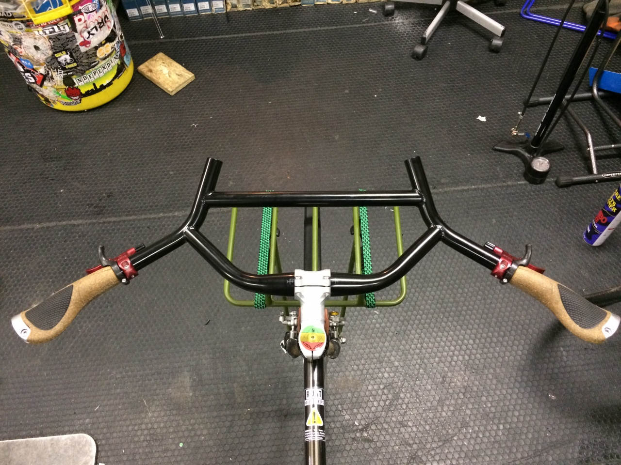 JONES* SG loop H-bar (black) - BLUE LUG ONLINE STORE