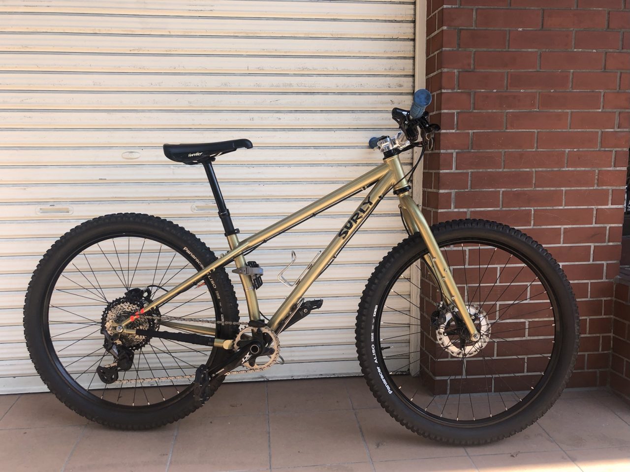 KASHIMAX* handler saddle (white) - BLUE LUG ONLINE STORE