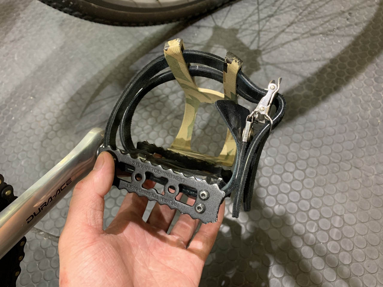 MASH* MKS × MASH leather double toe straps (blue) - BLUE LUG