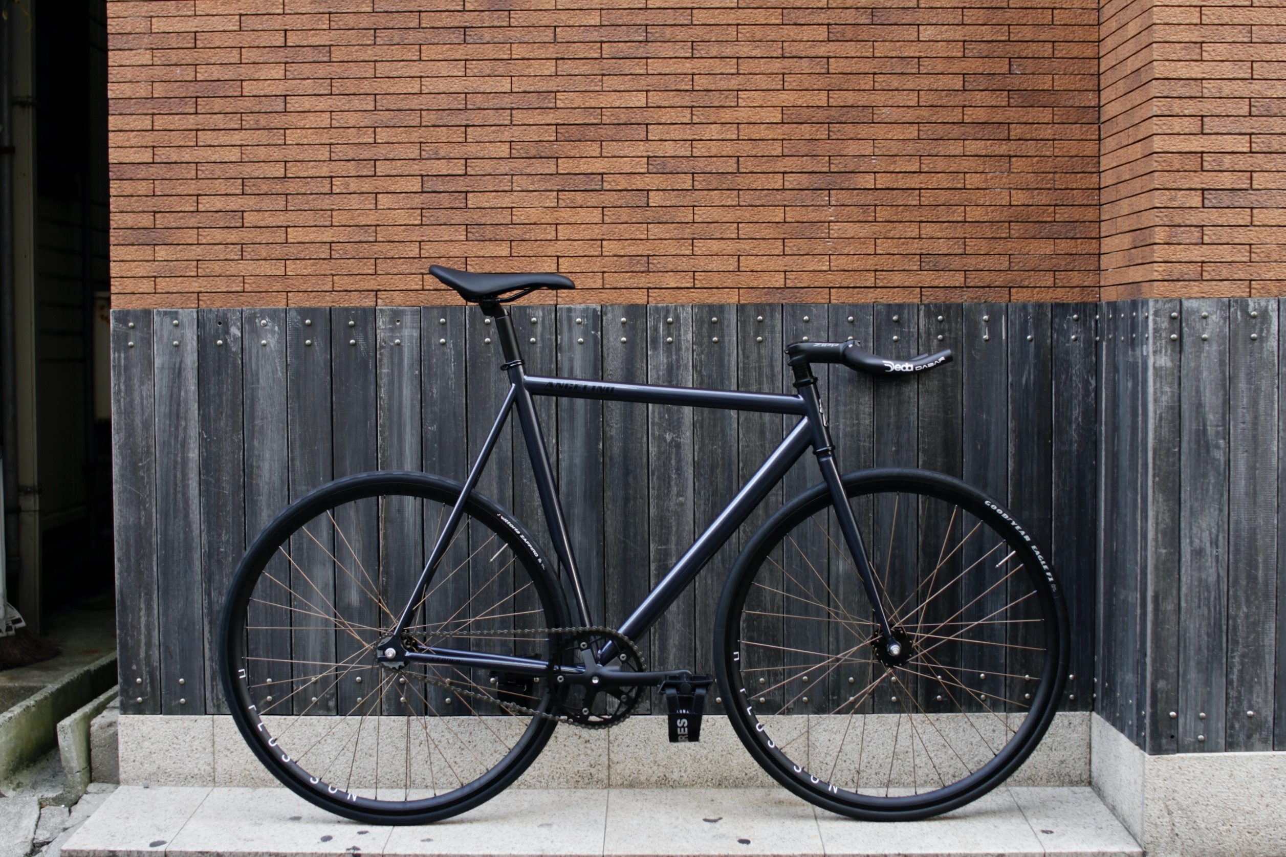 パシュートを最大限活かせ。 | ブローチャーズ - BROTURES ONLINE