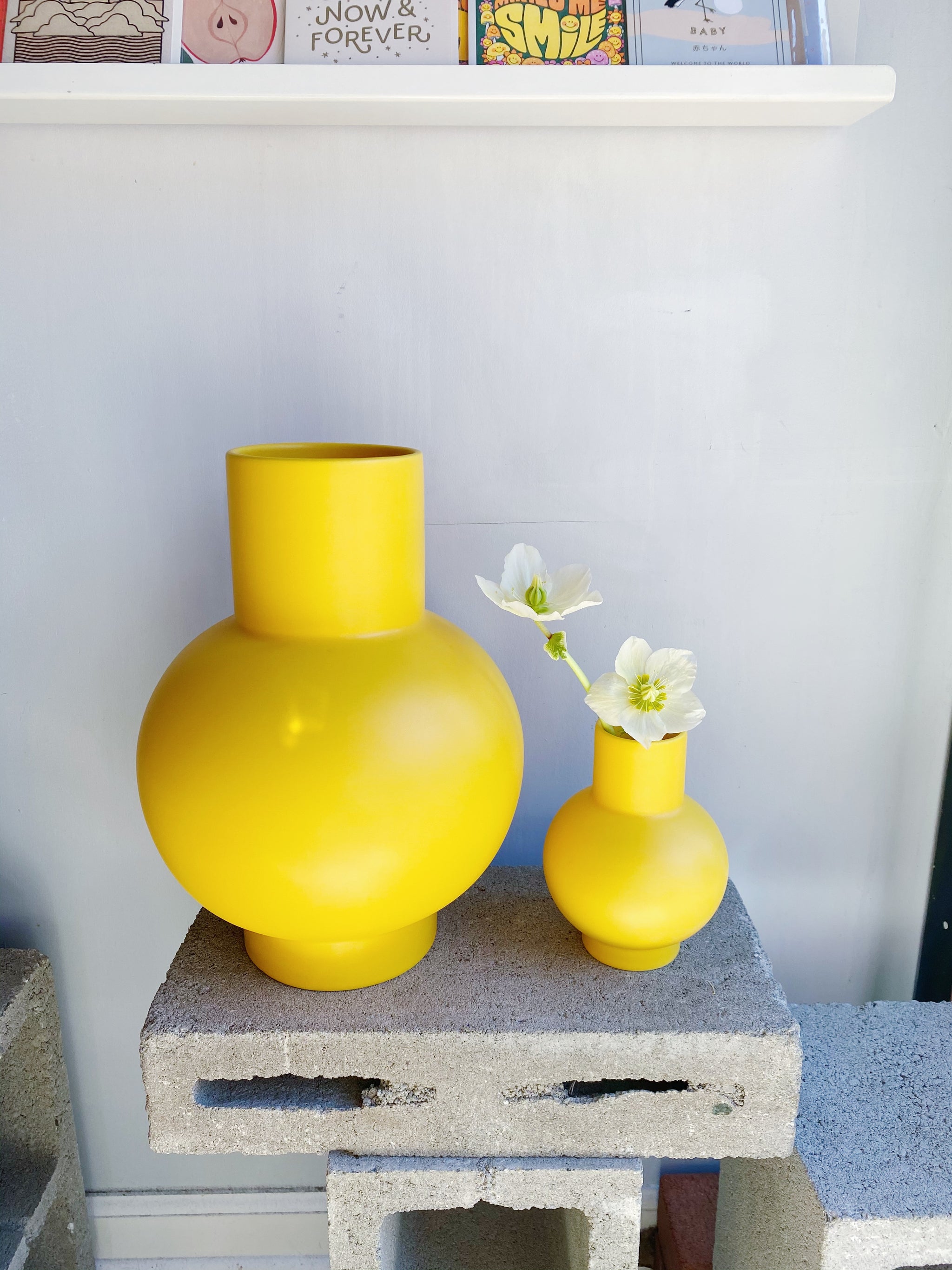 Raawii Strom Vase – Brave Floral