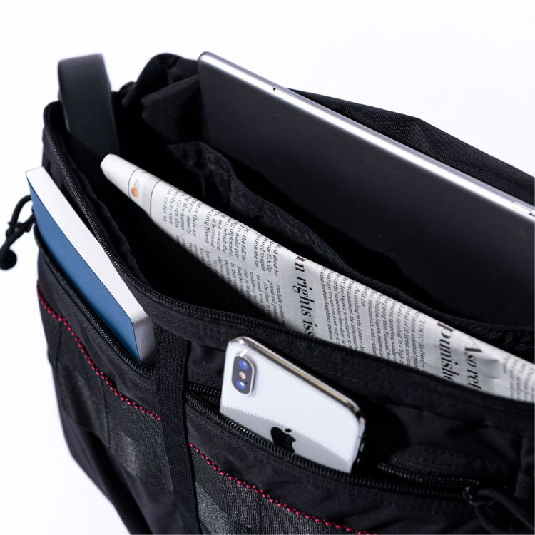 BRIEFING ブリーフィングのメッセンジャータイプのショルダーバッグ