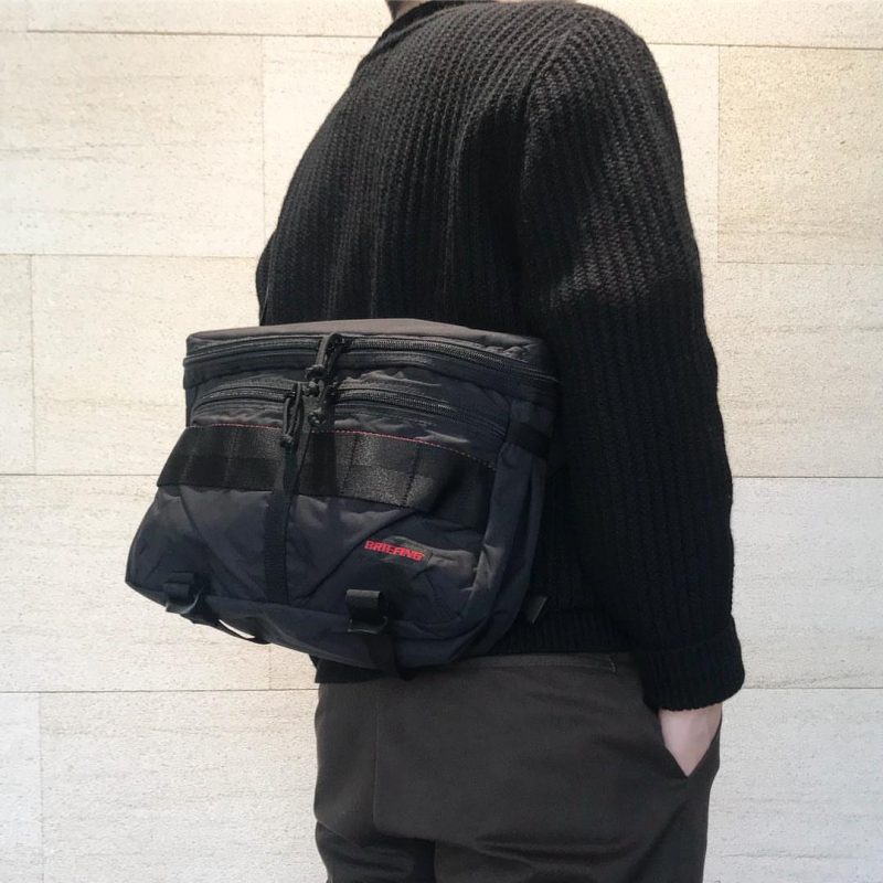 BRIEFING ブリーフィングのメッセンジャータイプのショルダーバッグ