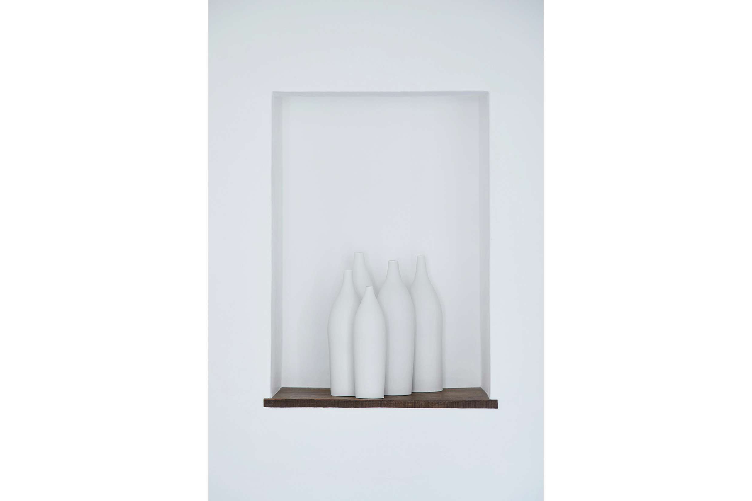 白磁の純粋な美しさに触れる。陶芸家・黒田泰蔵がヴァンジ彫刻庭園