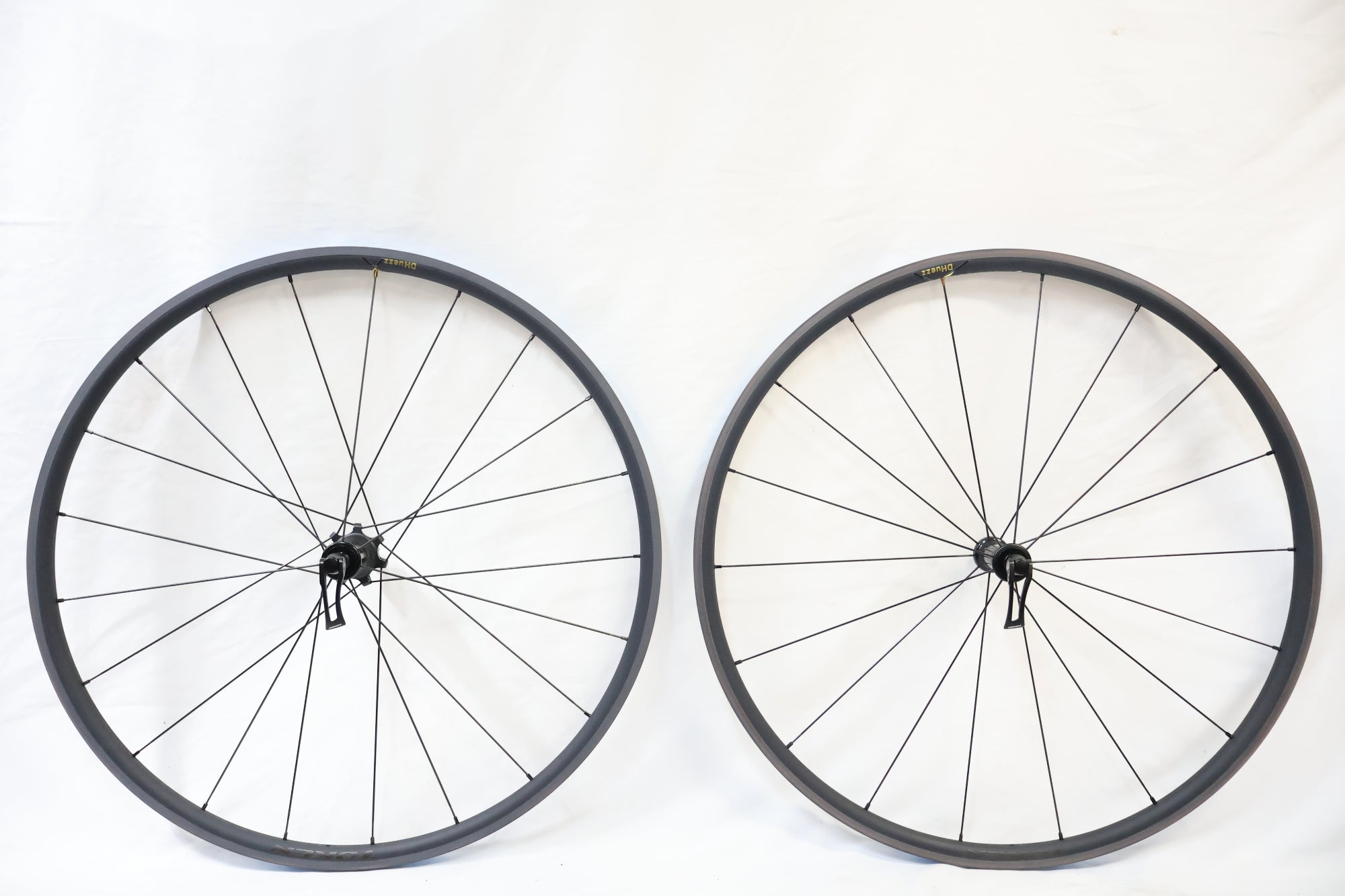 TOKEN 「トーケン」 C22AX DHuezz Zenith シマノ11速 ホイールセット