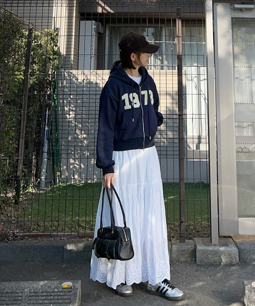 セール】ショート丈ダブルジップロゴワッペン刺繍スウェットパーカー