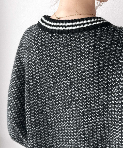 セール】レトロな配色がお洒落映え。刺繍ワッペンジャカードニットプル