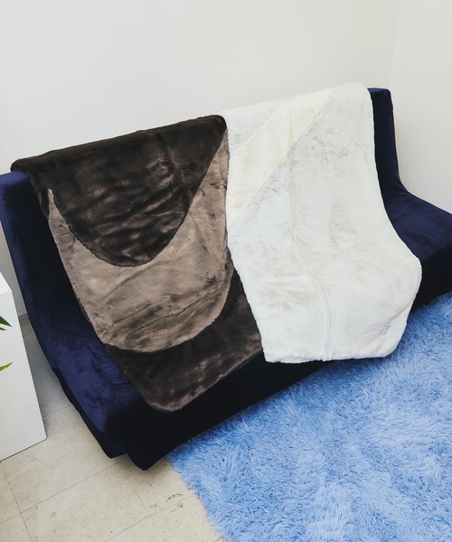 NIKE（ナイキ）の「NIKE BLANKET FAUX FUR SWSH / ナイキ ブランケット