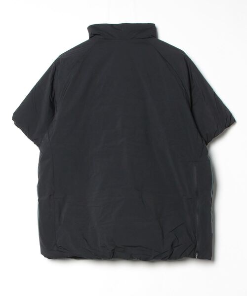 adidas（アディダス）の「撥水 アノラック ハイネック 半袖ダウン