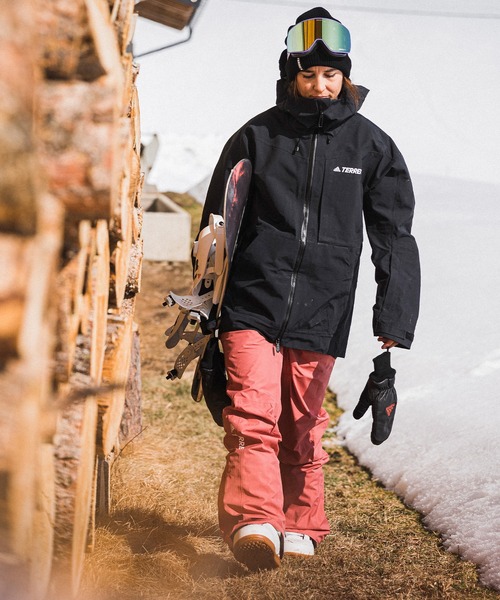 adidas（アディダス）の「テレックス 3層 GORE-TEX スノービブパンツ