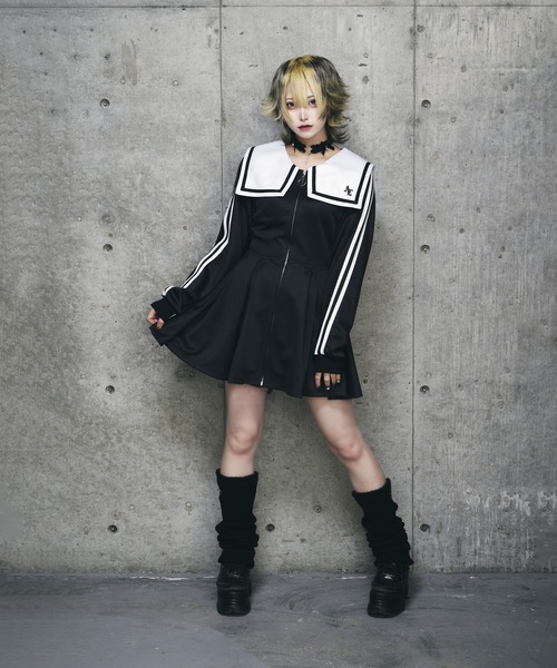 セーラーカラーサイドあきジャージワンピース（ワンピース）｜Amilige