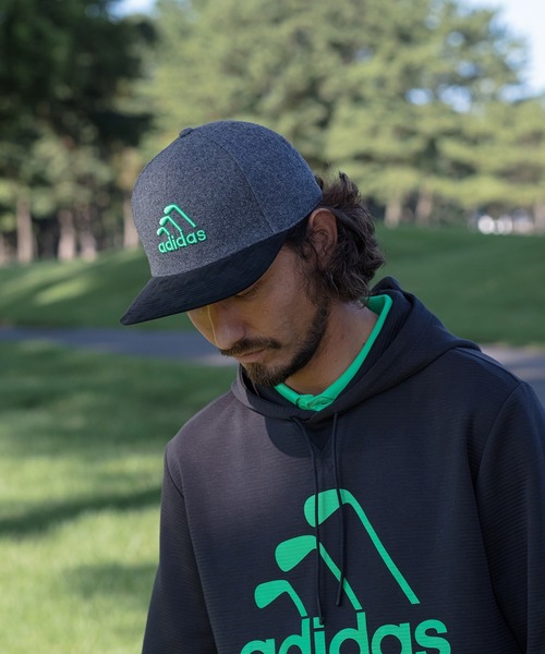 adidas（アディダス）の「スリーストライプクラブキャップ【adidas