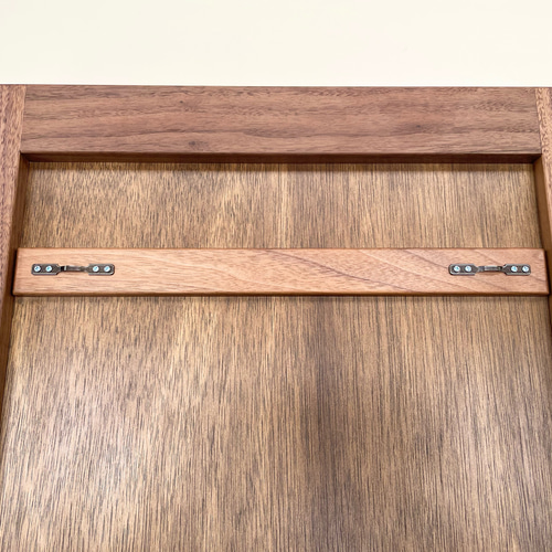 ウォールナット材の壁掛けミラー/鏡/全身鏡/壁掛け/姿見/新築祝い