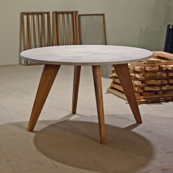 円形｜ライトグレー｜ラウンドテーブル｜Φ120cm｜薄塗りモルタル