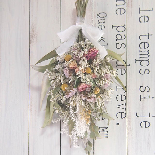 3種ユーカリとバラ、クラペディアのナチュラル スワッグ～くすみ