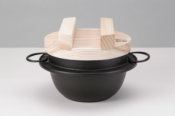 公式】岩鋳 南部鉄器 ごはん鍋3合炊（木蓋付） 鍋・土鍋 IWACHU 通販