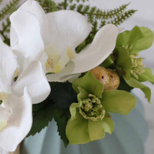 Creema限定】胡蝶蘭のノーブルなお供えアレンジメント 洋花仏花 高級仏