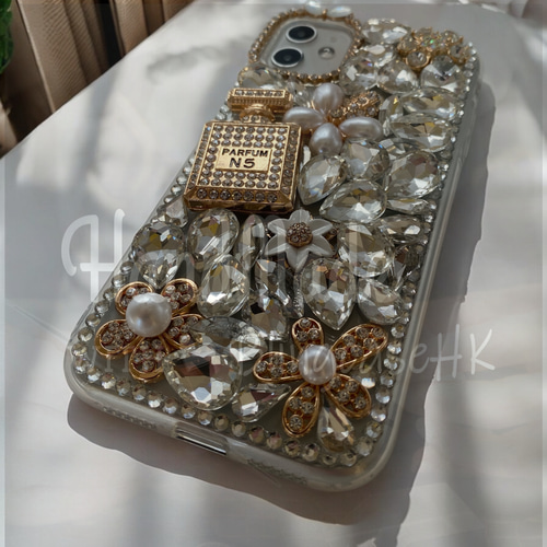 送料無料 ブリング ラインストーン 香水瓶 iPhone 16 全機種対応