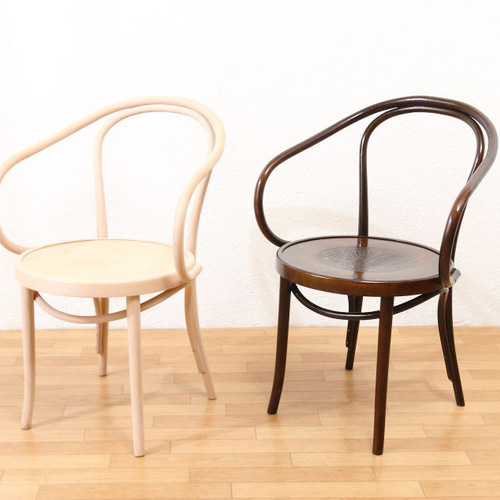 ファーメグFAMEG ベントウッドアームチェア No9 ヴィエナVienna