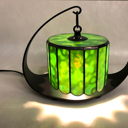 ステンドグラスランプ（オパールグリーンイリデセント ）ささ舟型鉄