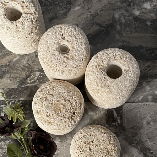 トラバーチン花器 一輪挿し・花瓶・花器 関ヶ原石材（株）アトリエ室