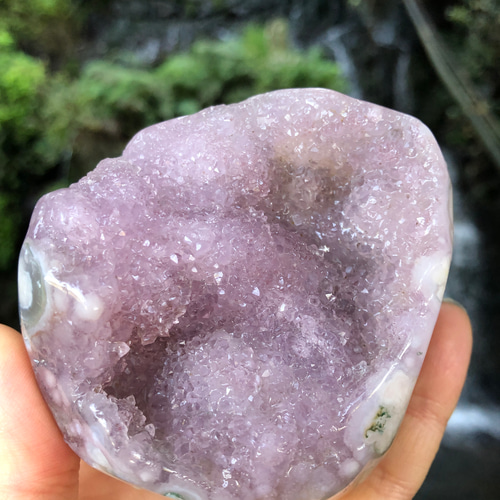 ドゥルージーピンクアメジストフラワーアゲート☆原石☆瀧川神社にて