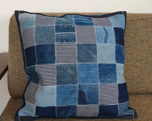 52）クッションカバー デニム パッチワーク 45×45 リメイク ジーンズ