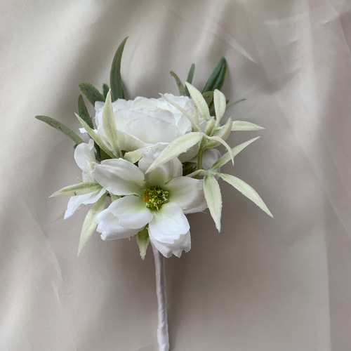 白グリーン♡ナチュラルクラッチブーケ＆ブートニア【アーティ